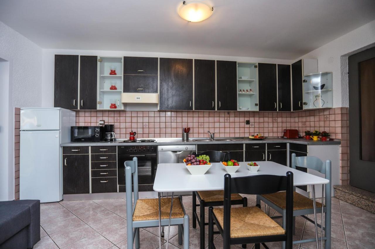 Apartments Villa Irena Porec Esterno foto